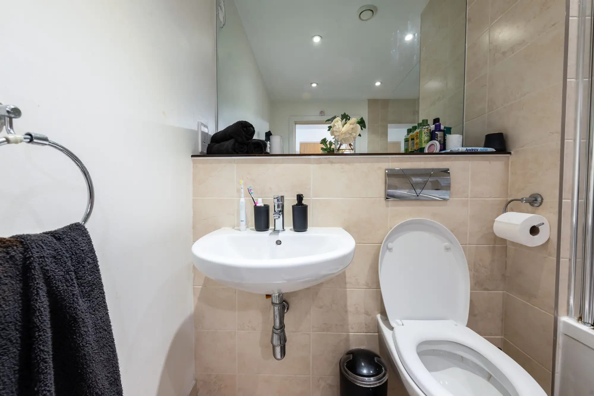 property photo 19 of 42