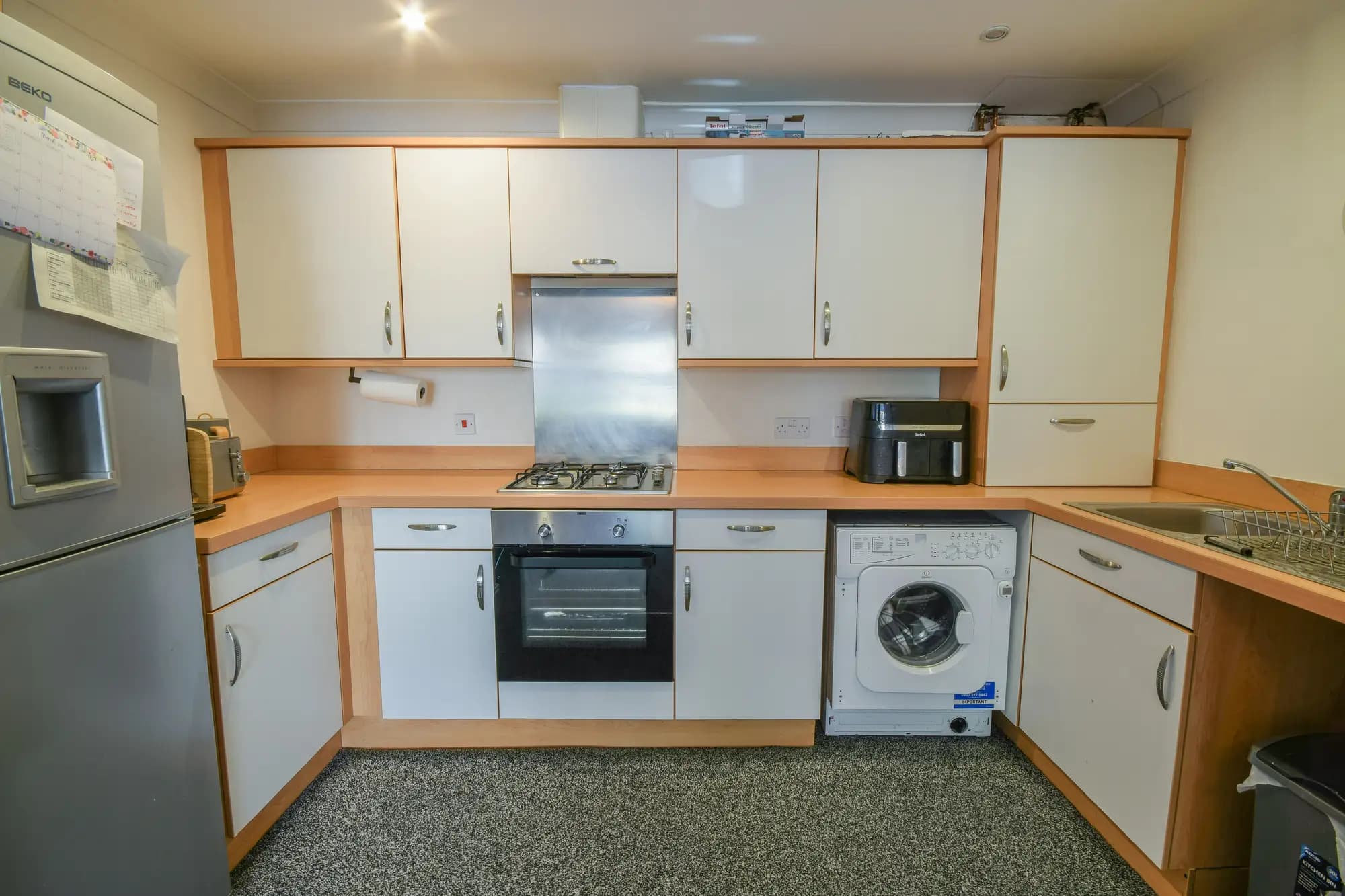 property photo 5 of 11