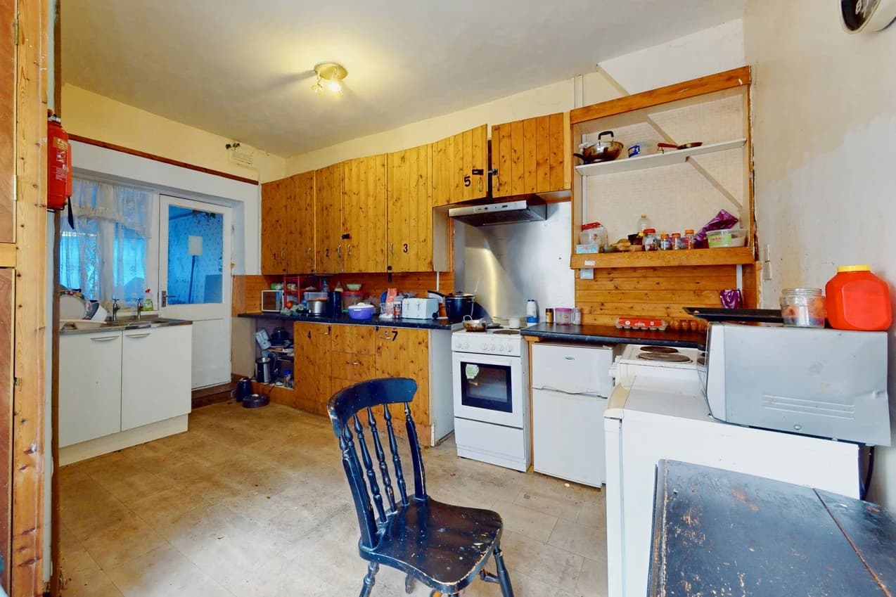 property photo 6 of 49