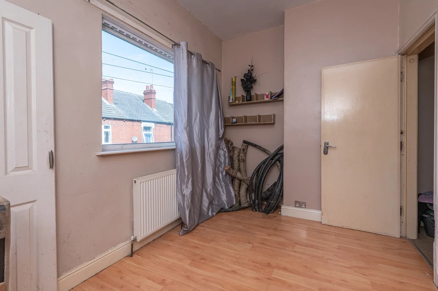 property photo 11 of 16