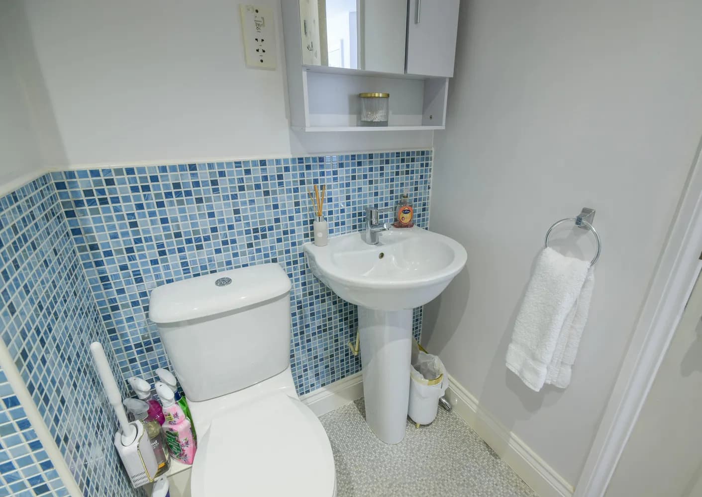 property photo 6 of 15