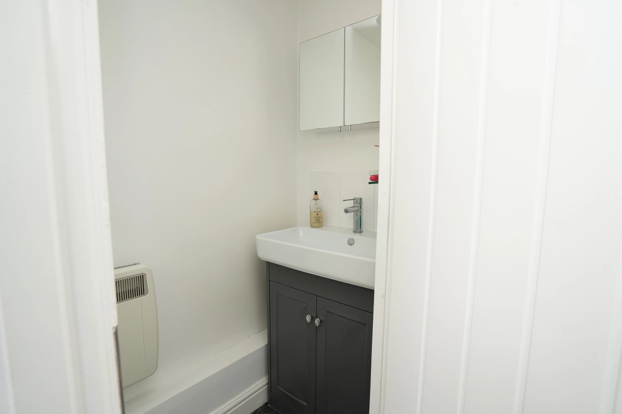 property photo 8 of 22