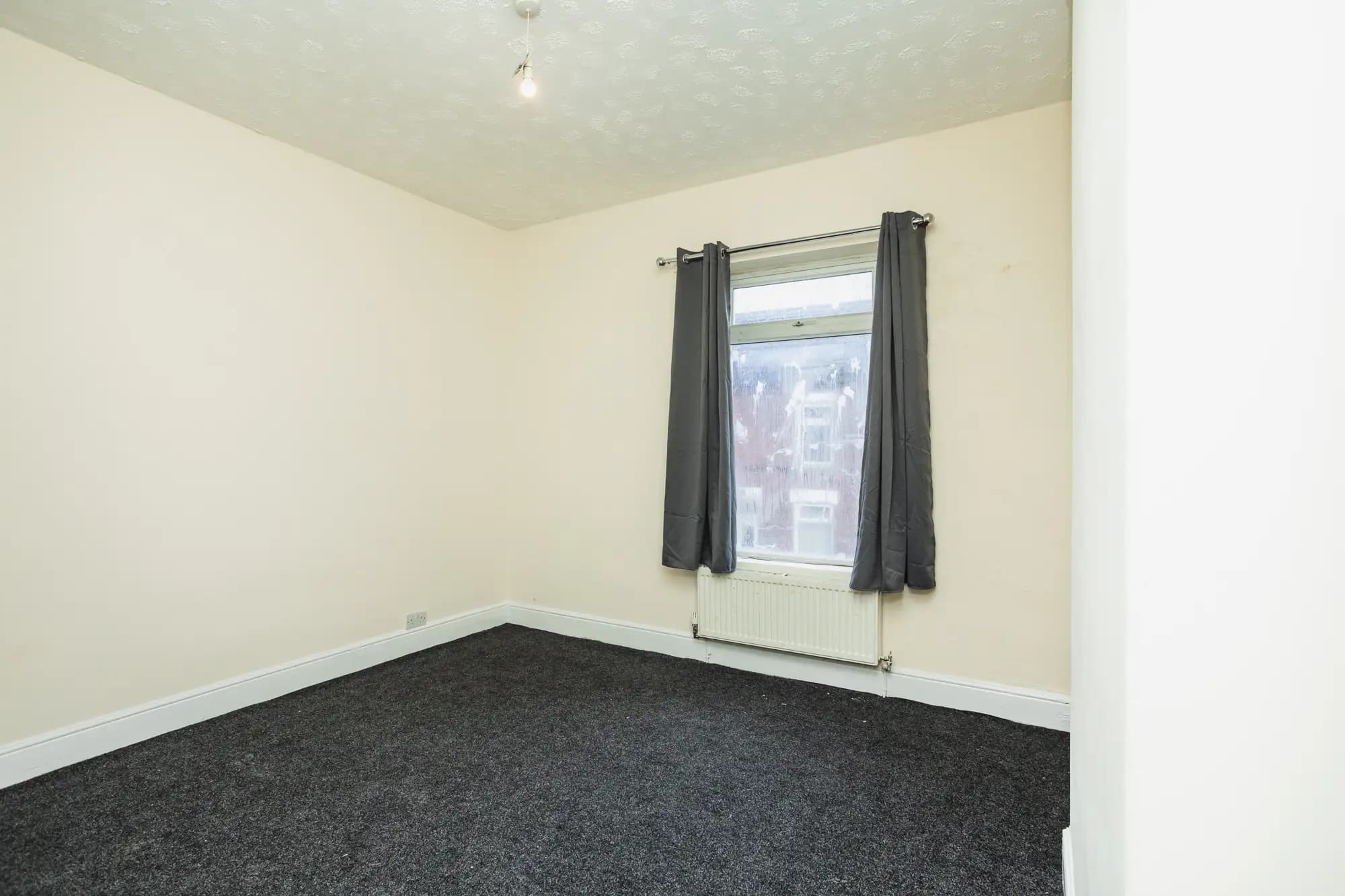 property photo 17 of 32