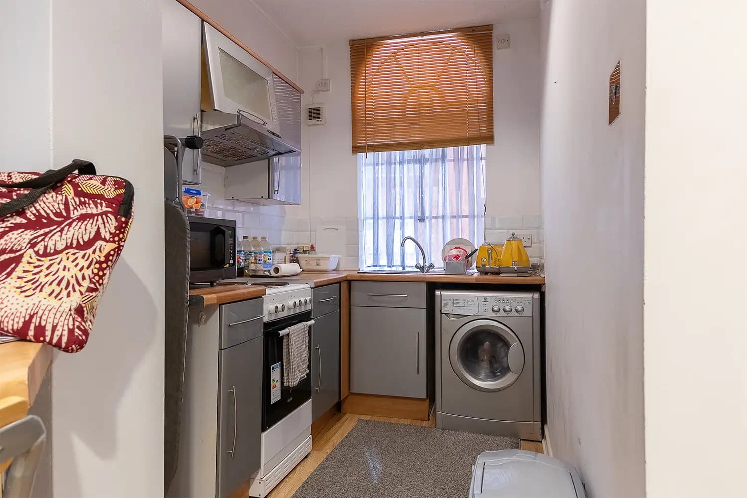 property photo 5 of 22