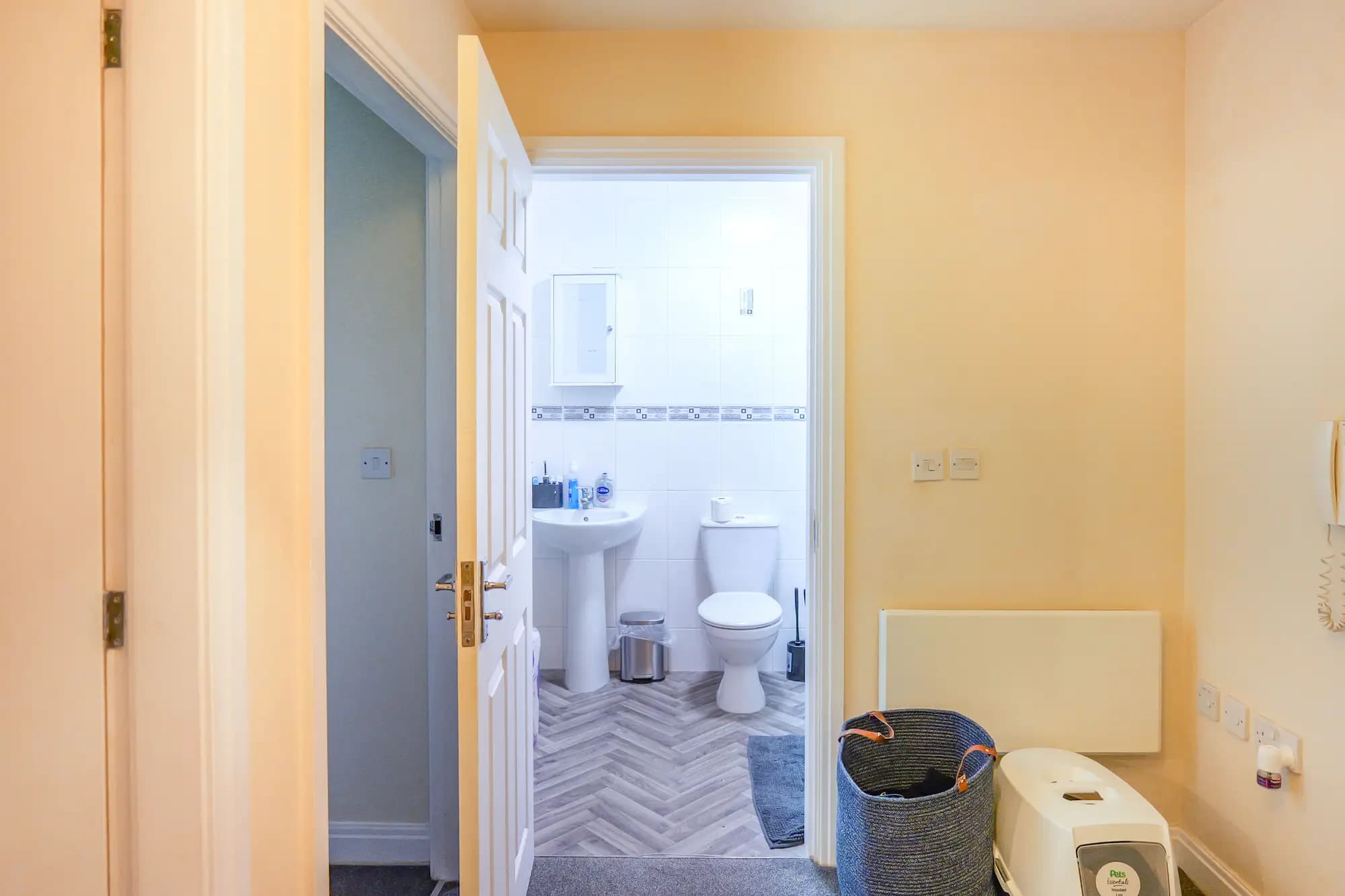 property photo 10 of 17