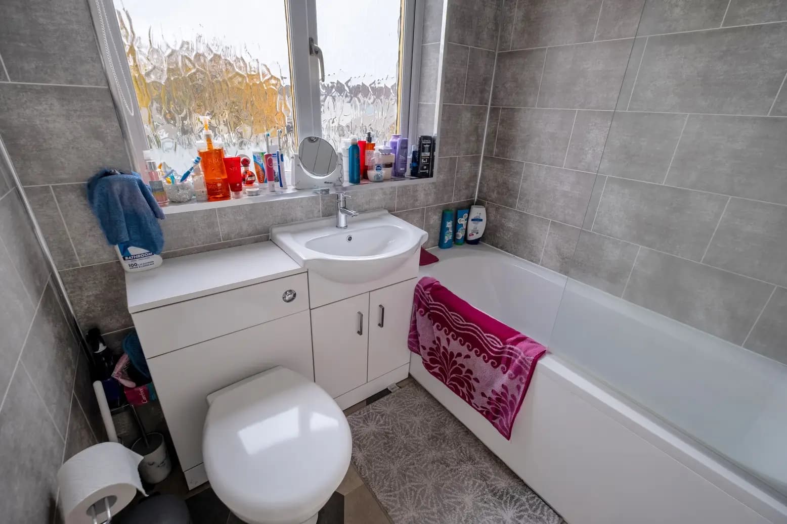 property photo 8 of 17