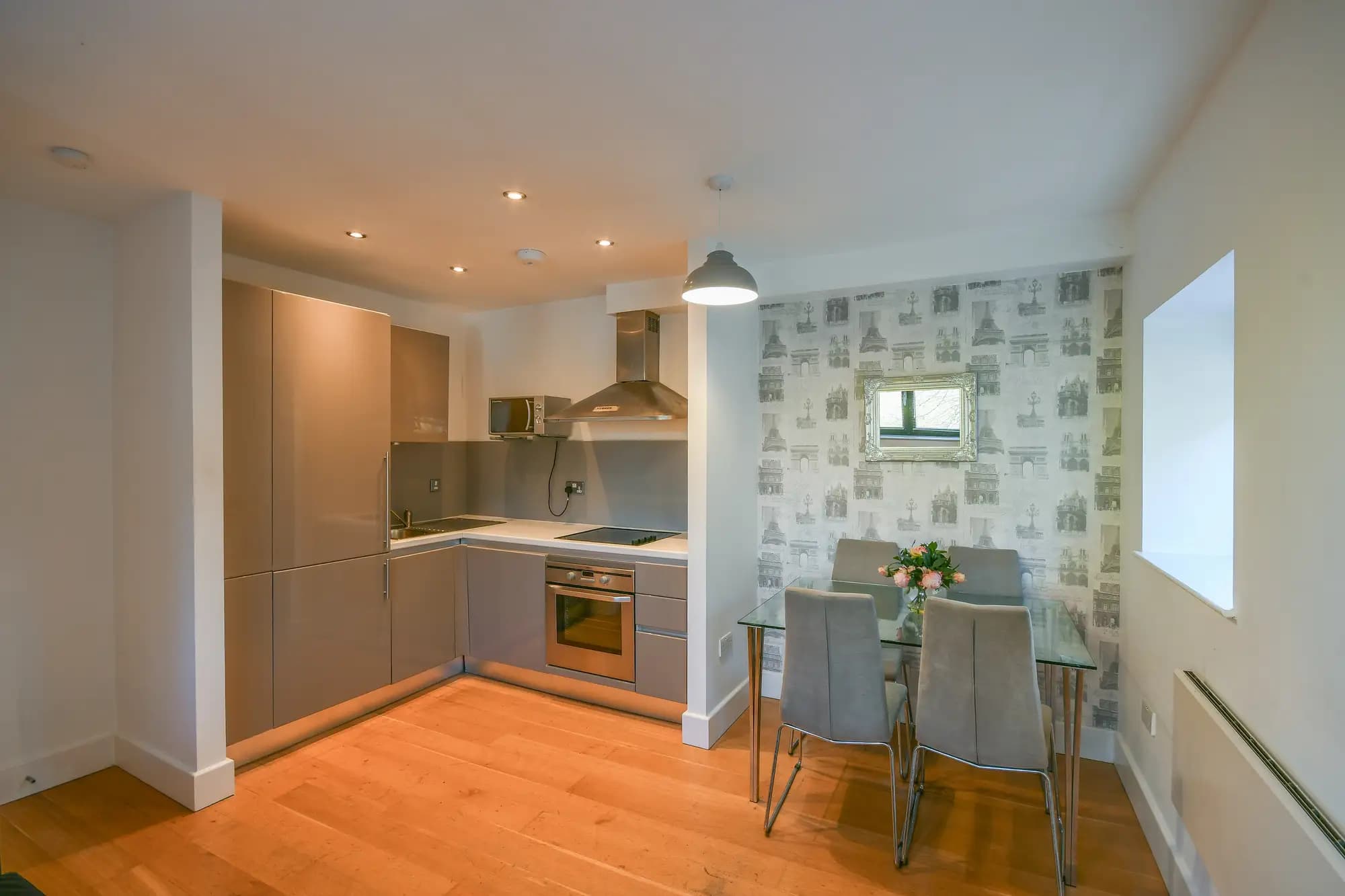 property photo 4 of 14