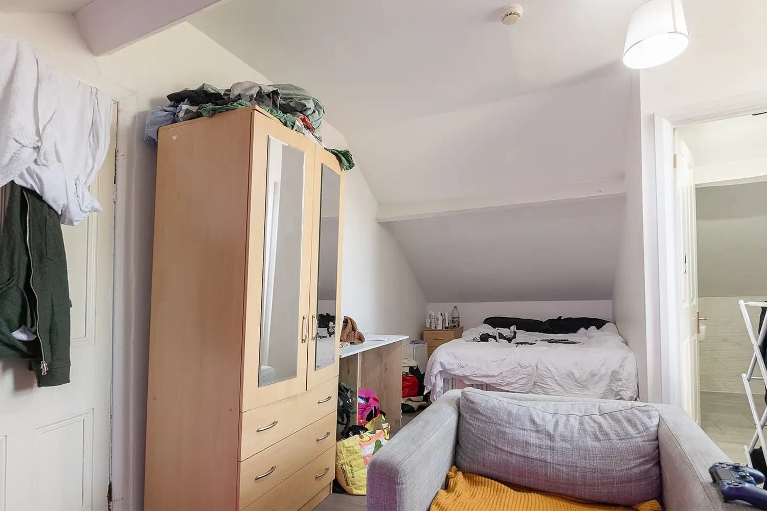 property photo 26 of 118