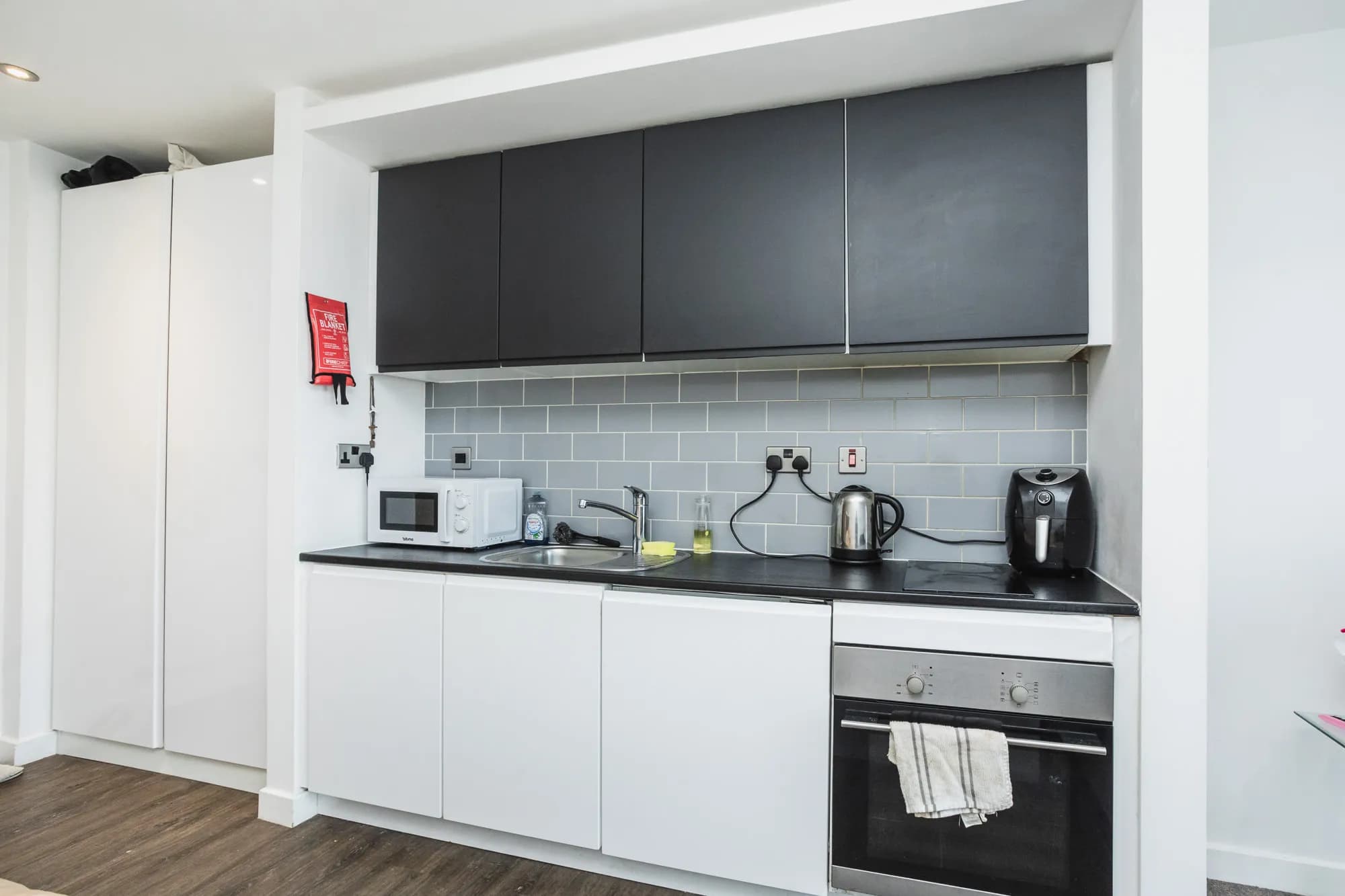 property photo 4 of 19