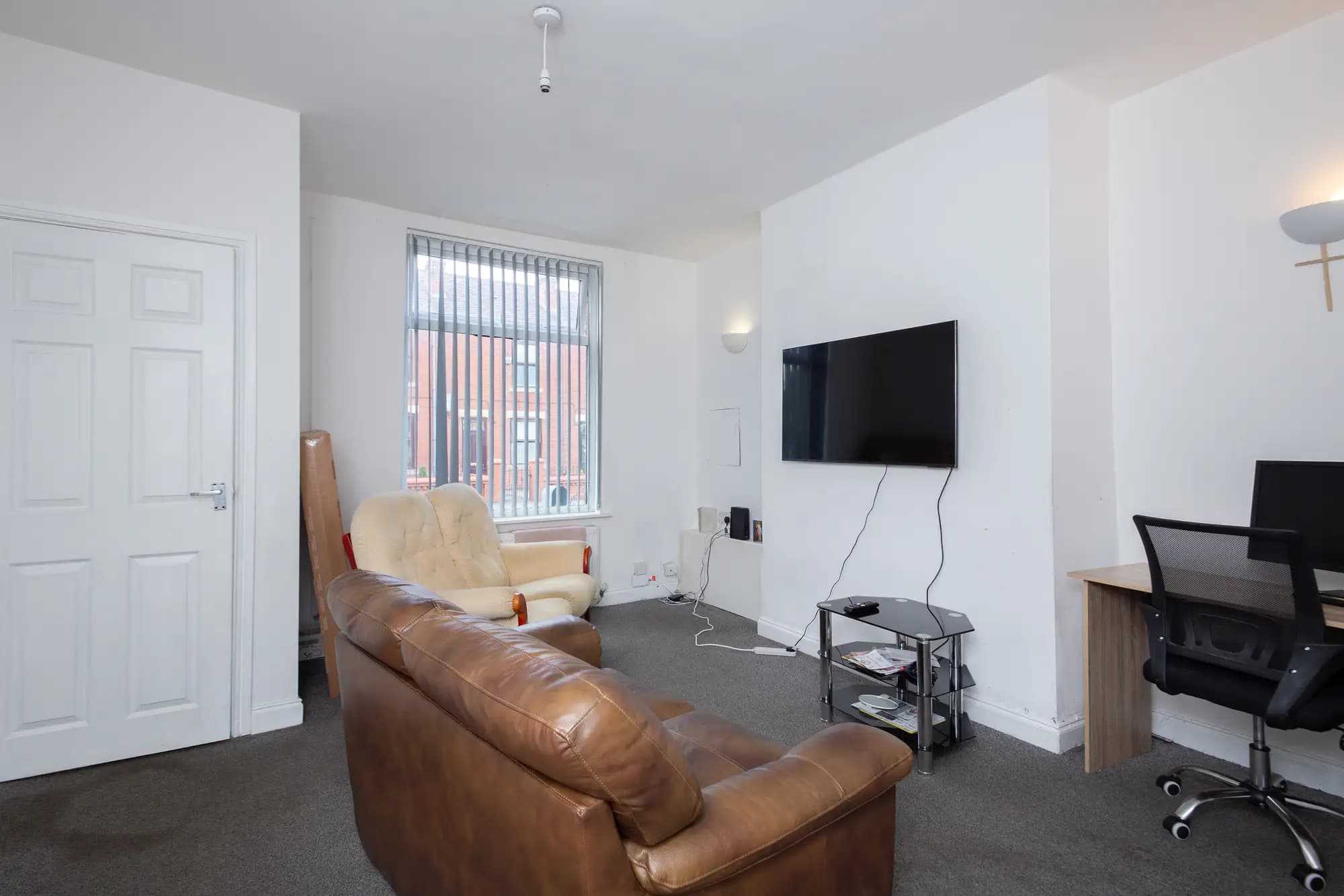 property photo 5 of 26