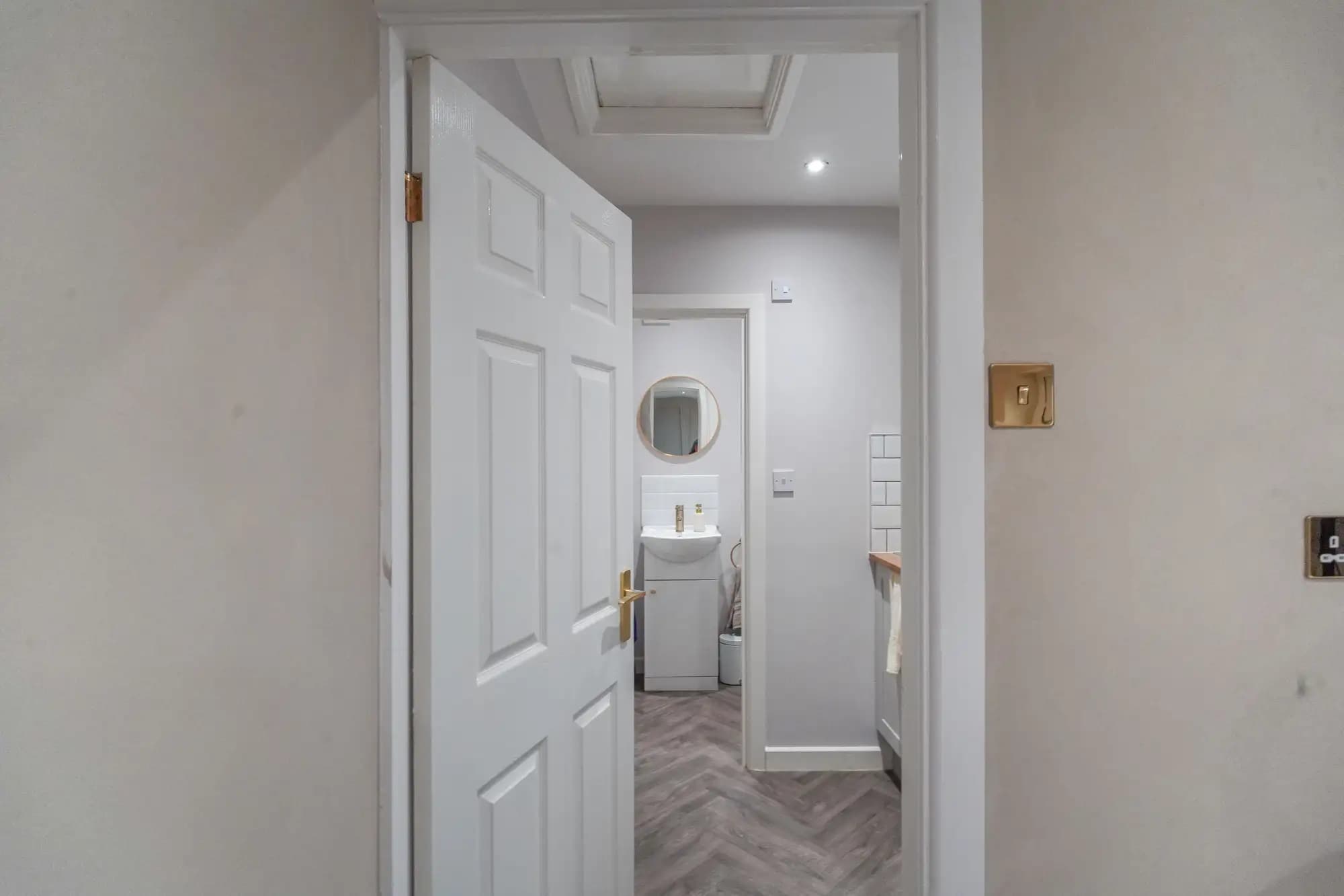 property photo 16 of 19