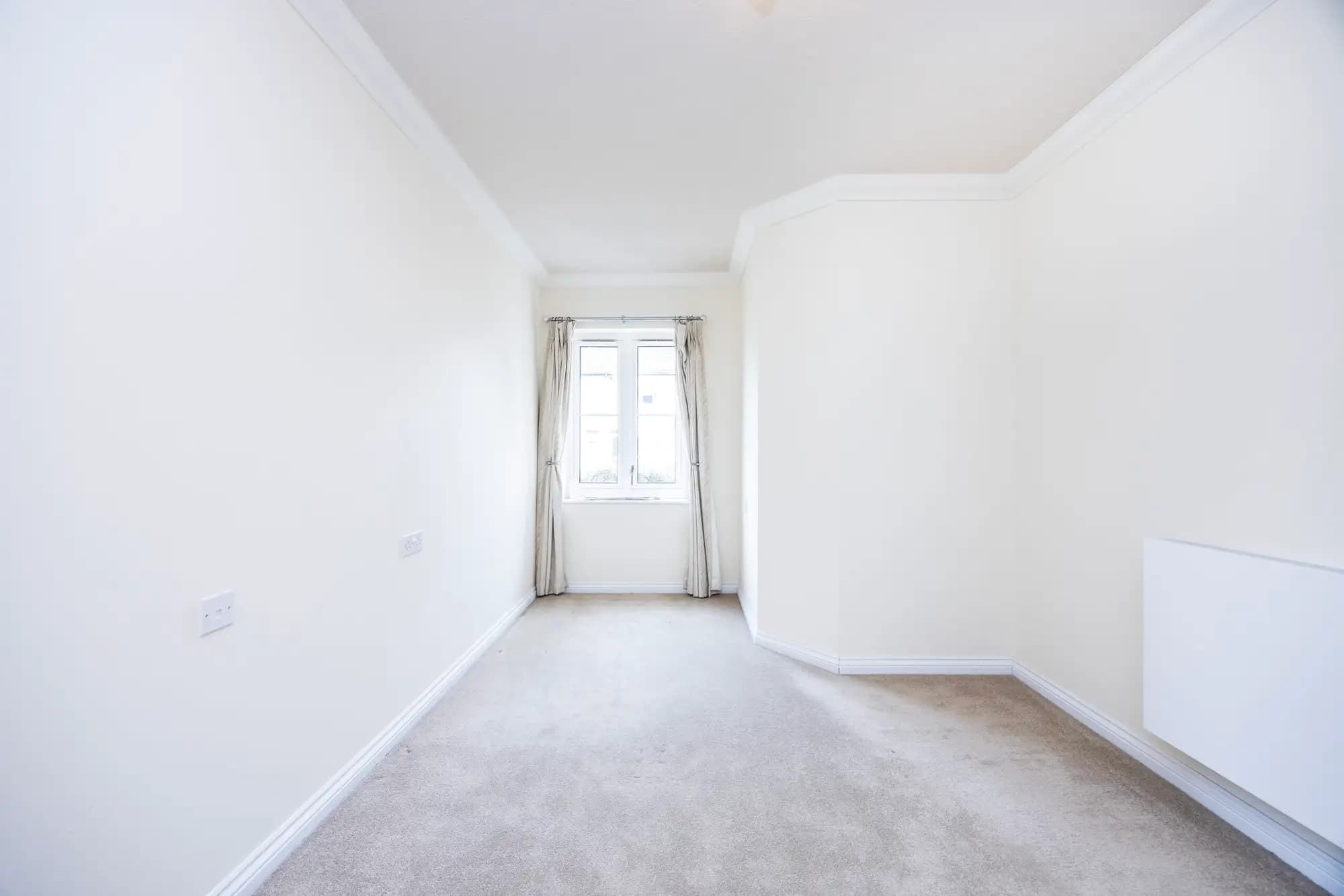 property photo 11 of 18