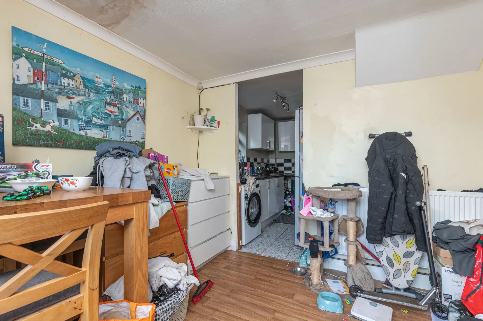 property photo 5 of 16