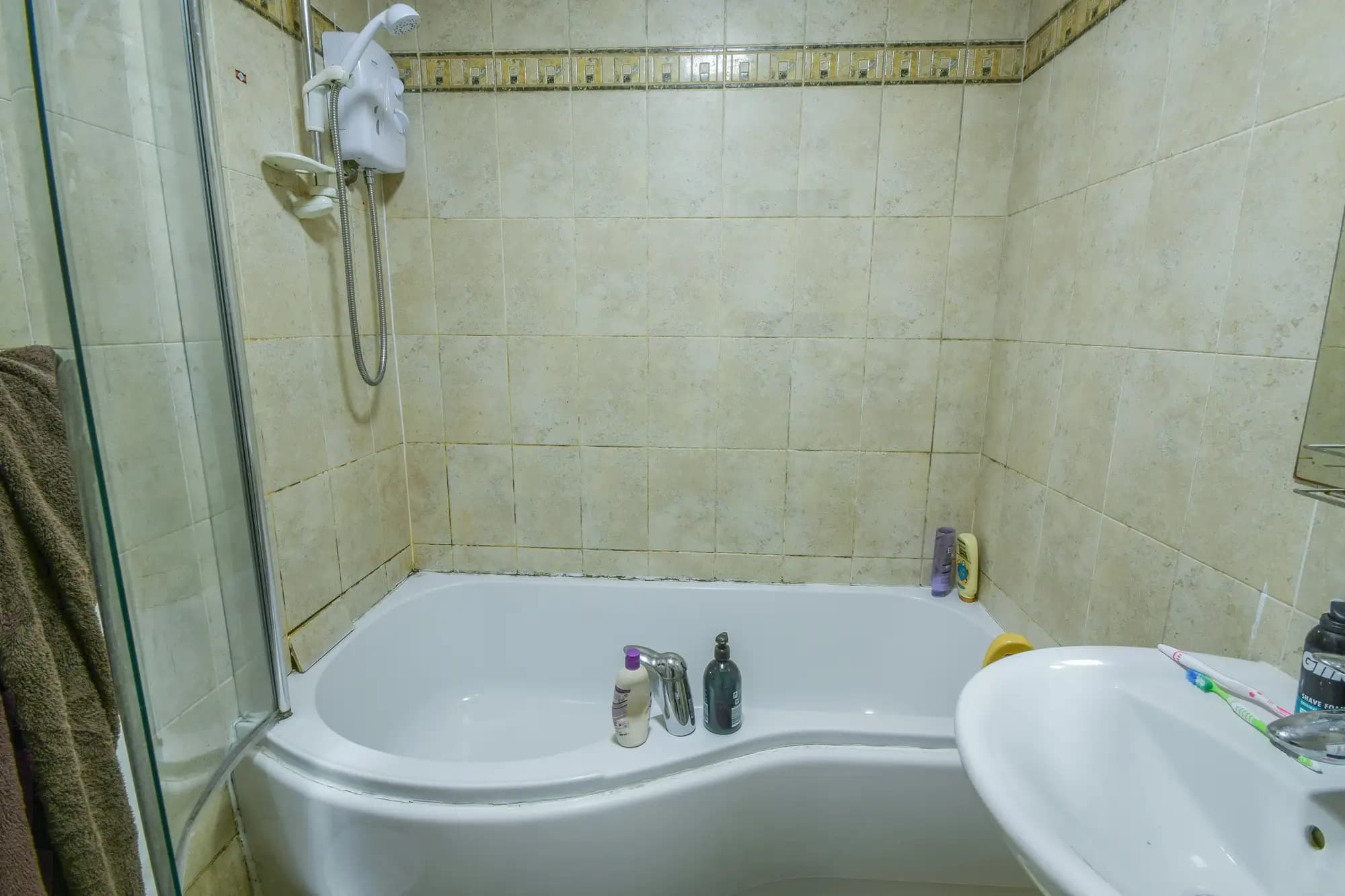 property photo 7 of 15