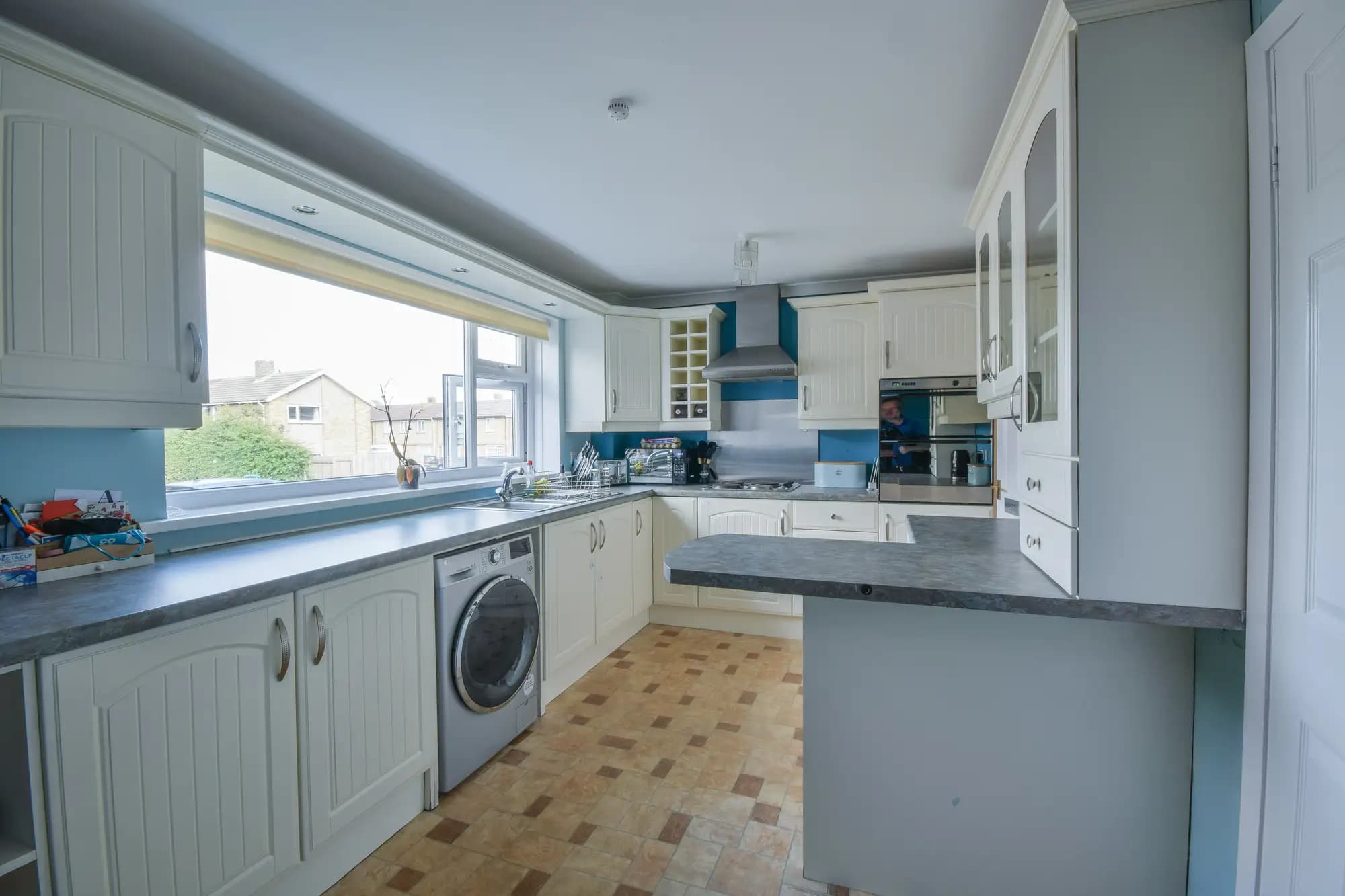 property photo 5 of 18