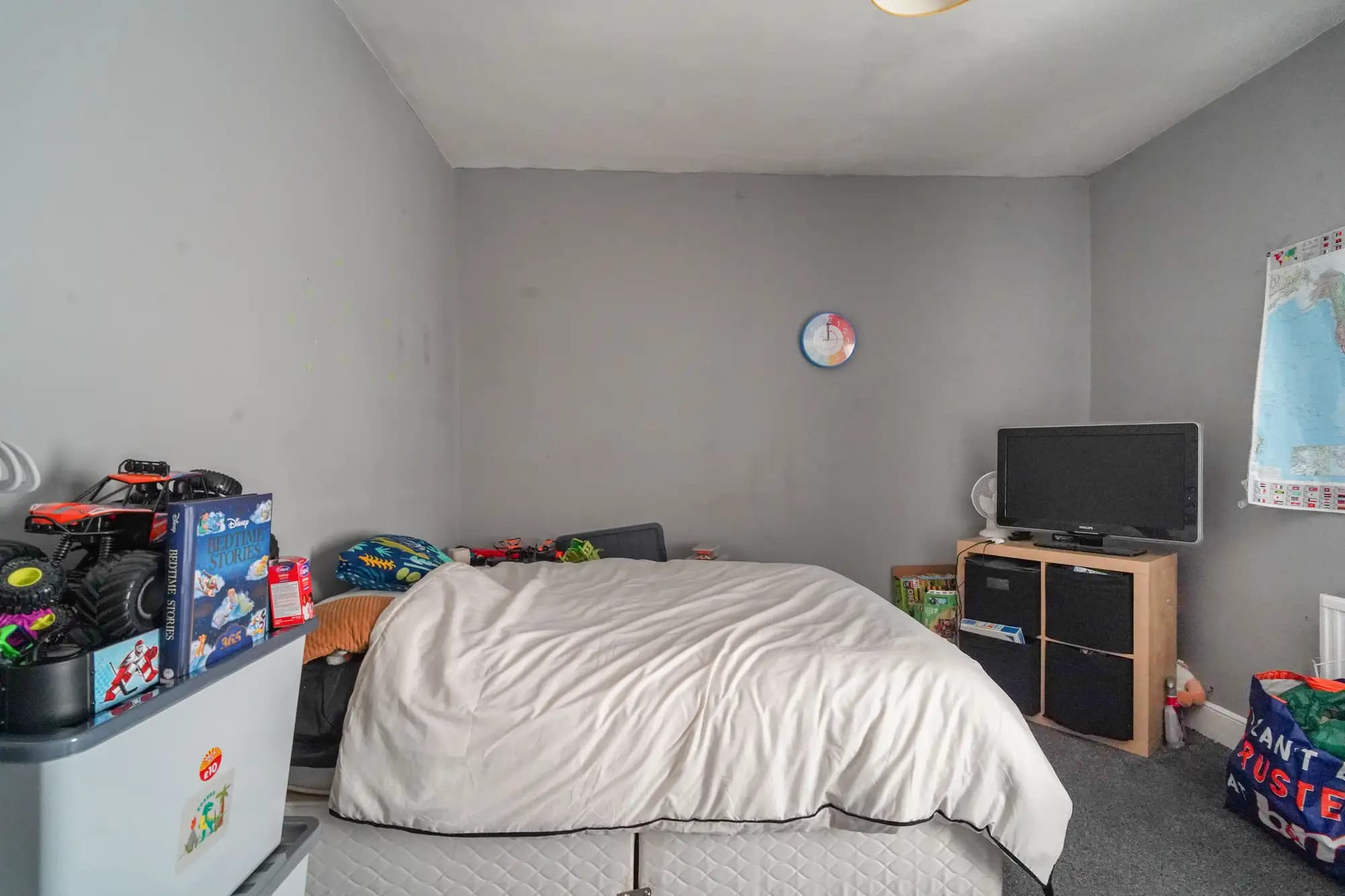property photo 8 of 21
