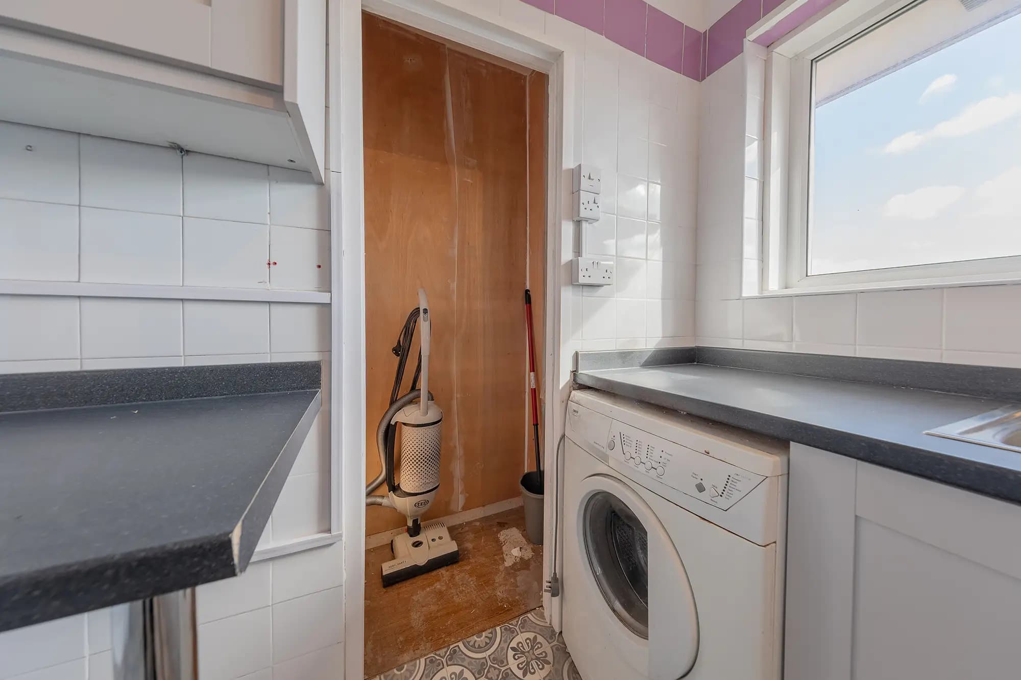 property photo 7 of 15