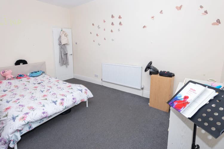 property photo 16 of 27