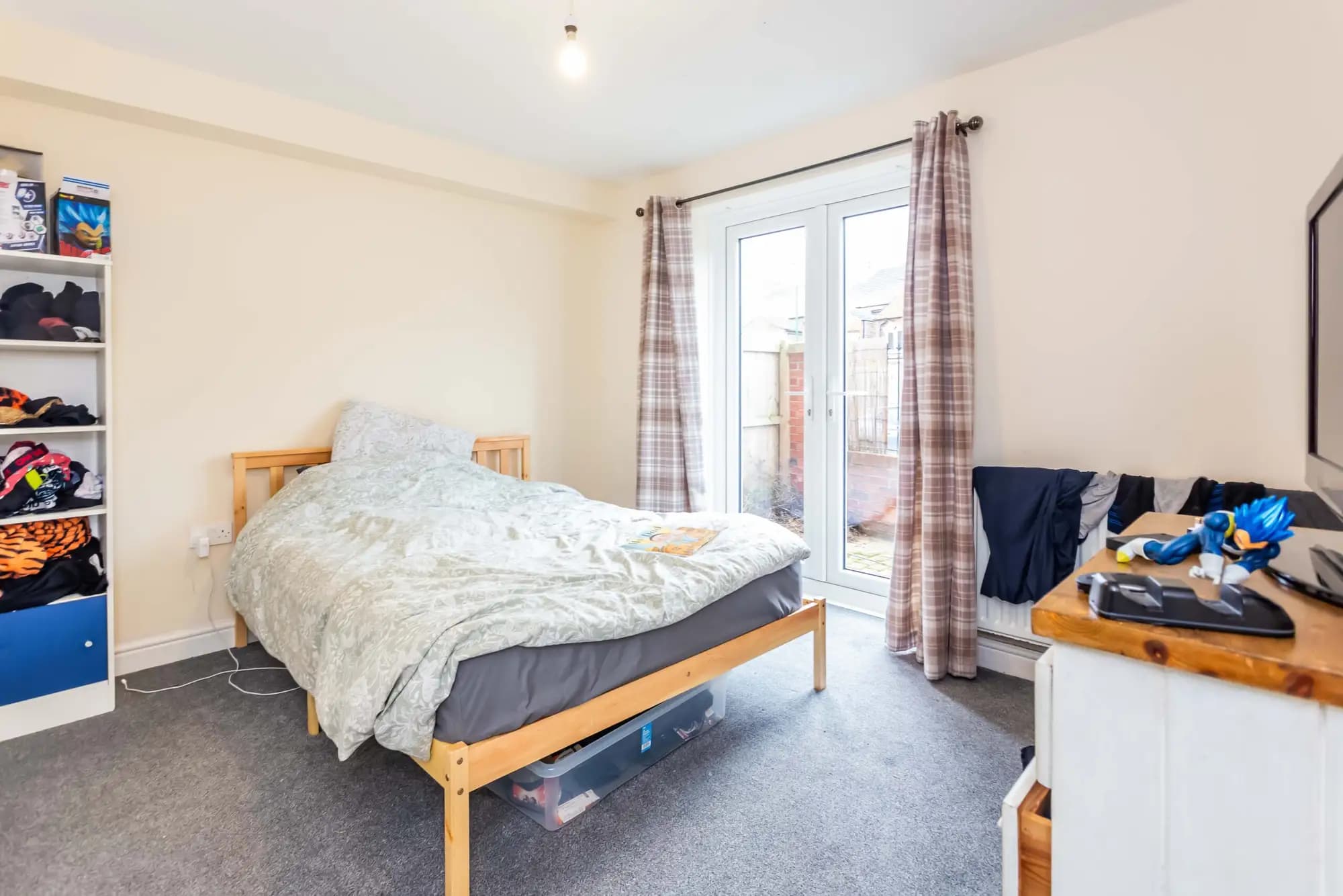 property photo 6 of 9