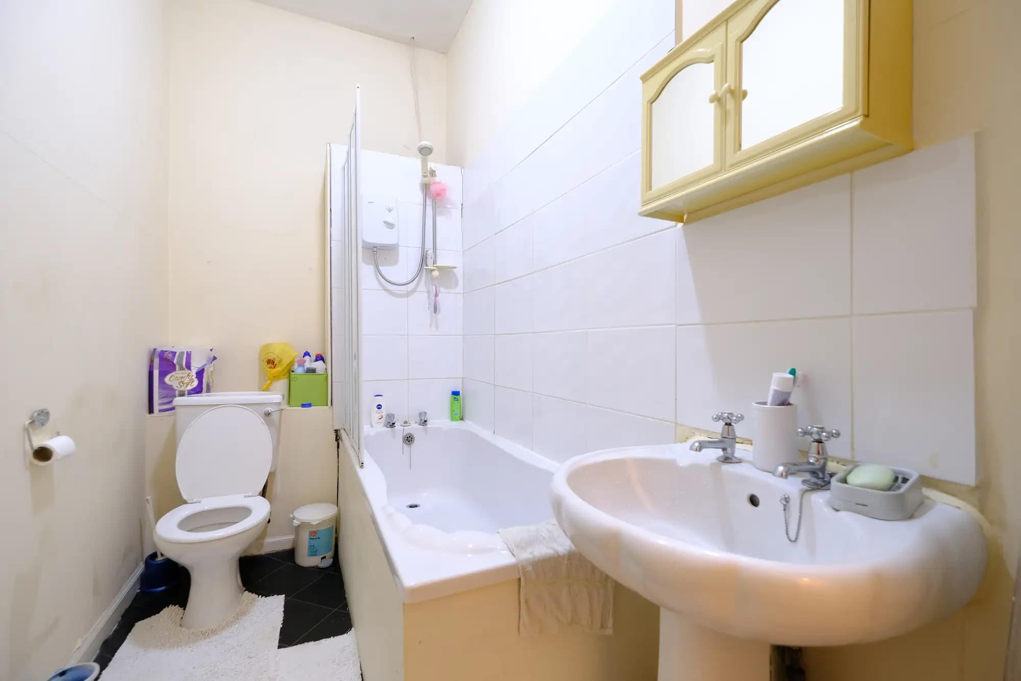 property photo 6 of 13
