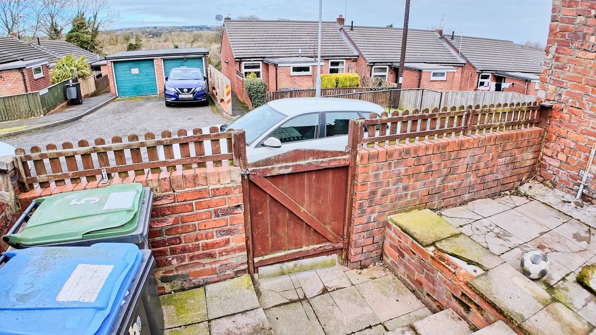 property photo 13 of 16