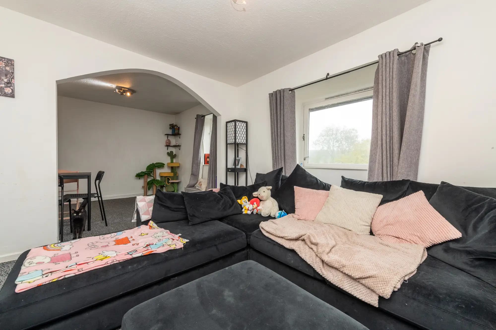 property photo 3 of 37