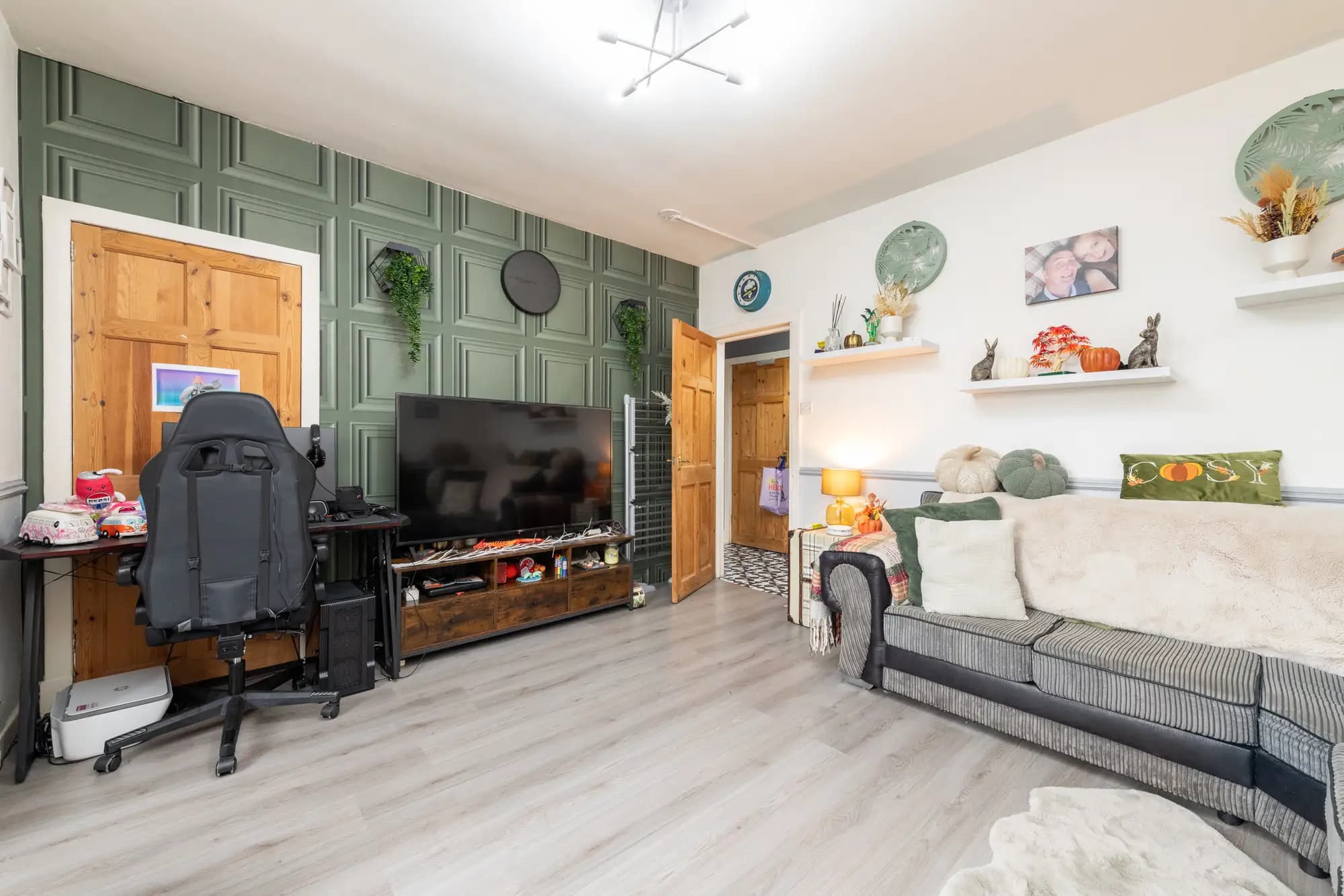 property photo 4 of 28