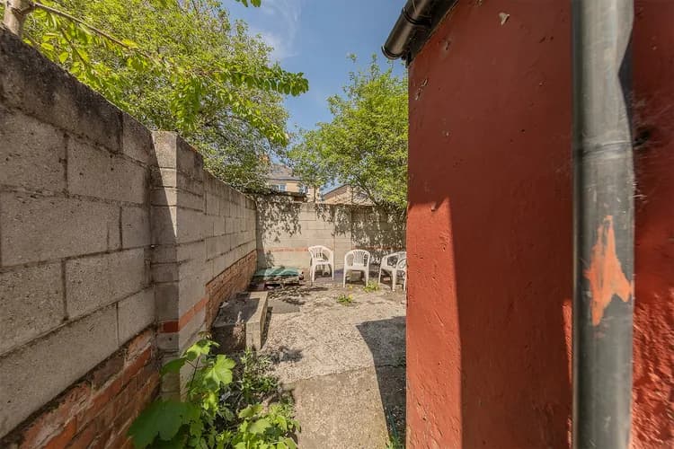 property photo 15 of 17