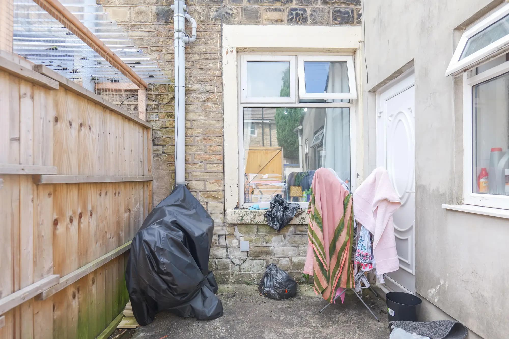 property photo 27 of 32