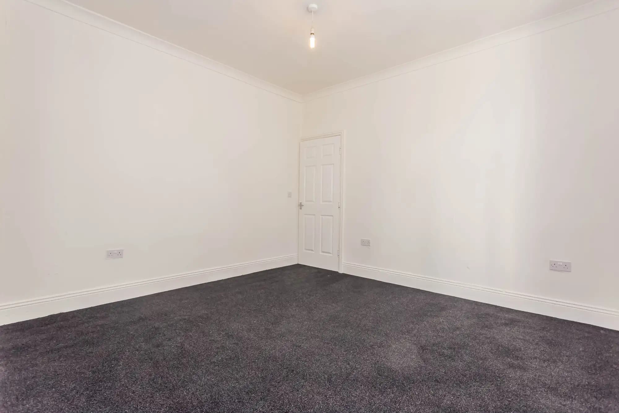 property photo 10 of 18