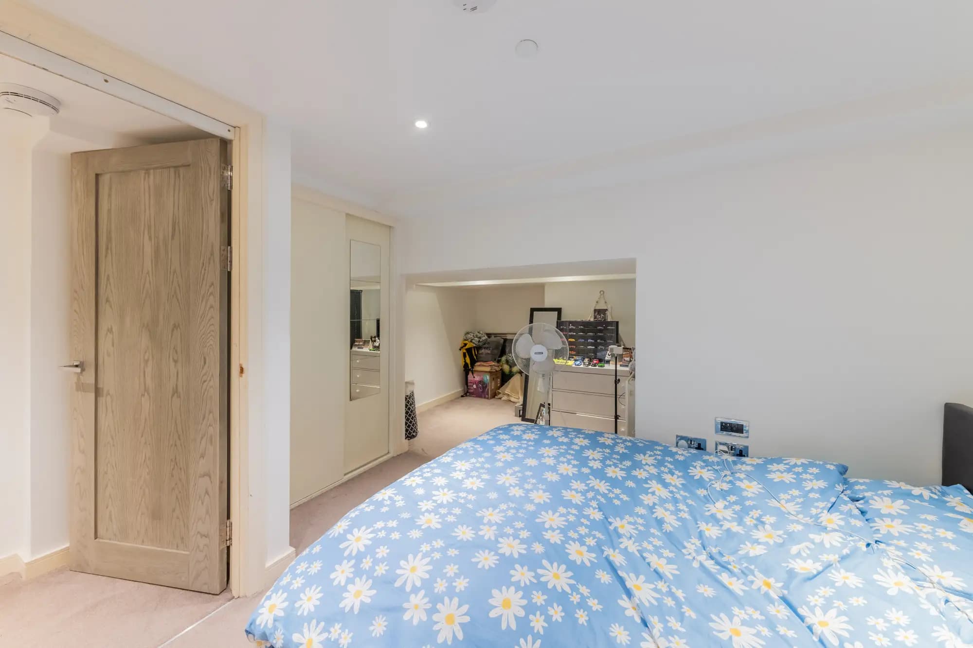 property photo 13 of 19