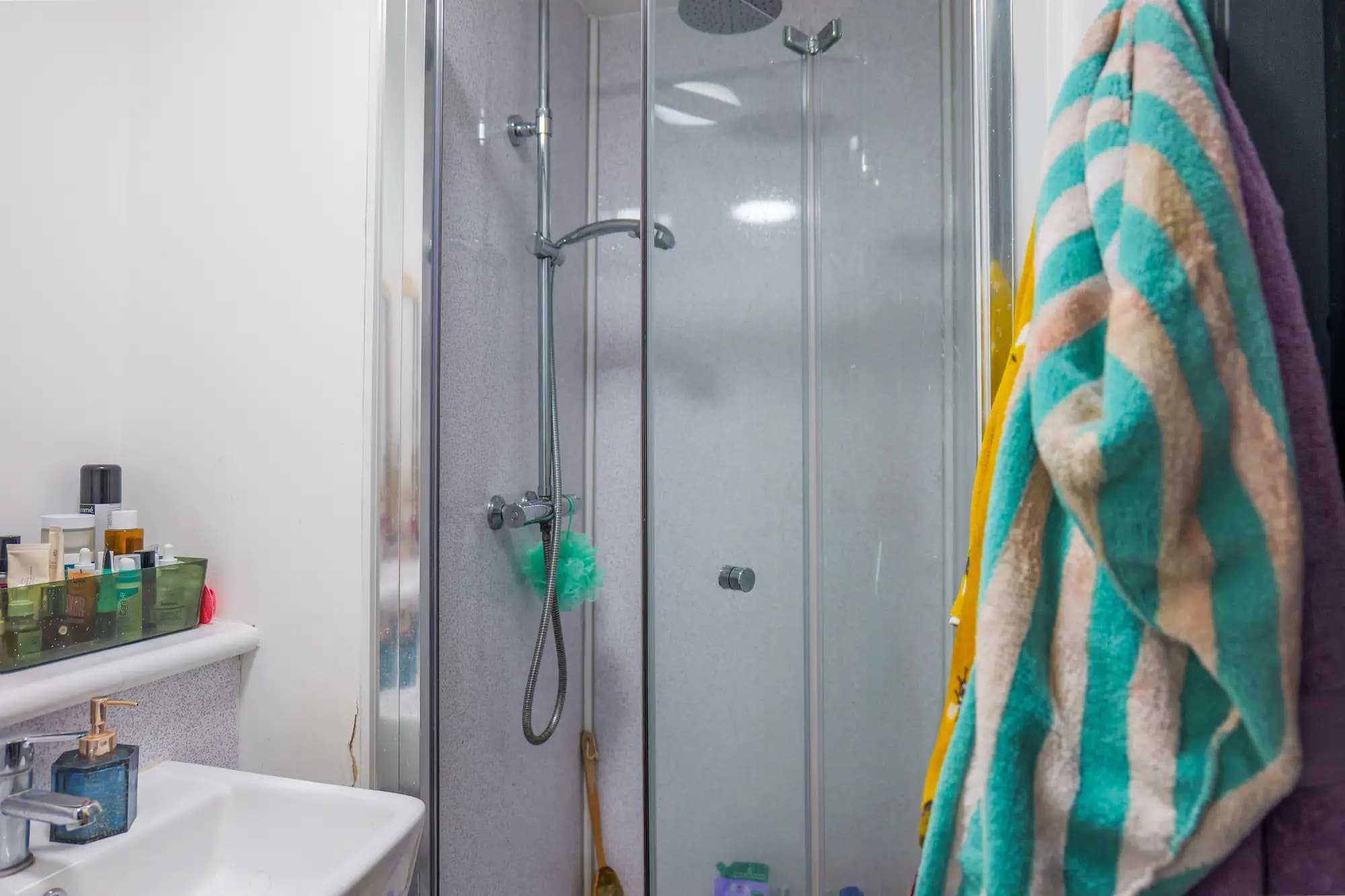 property photo 6 of 10