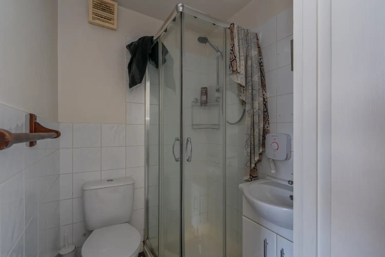 property photo 4 of 12