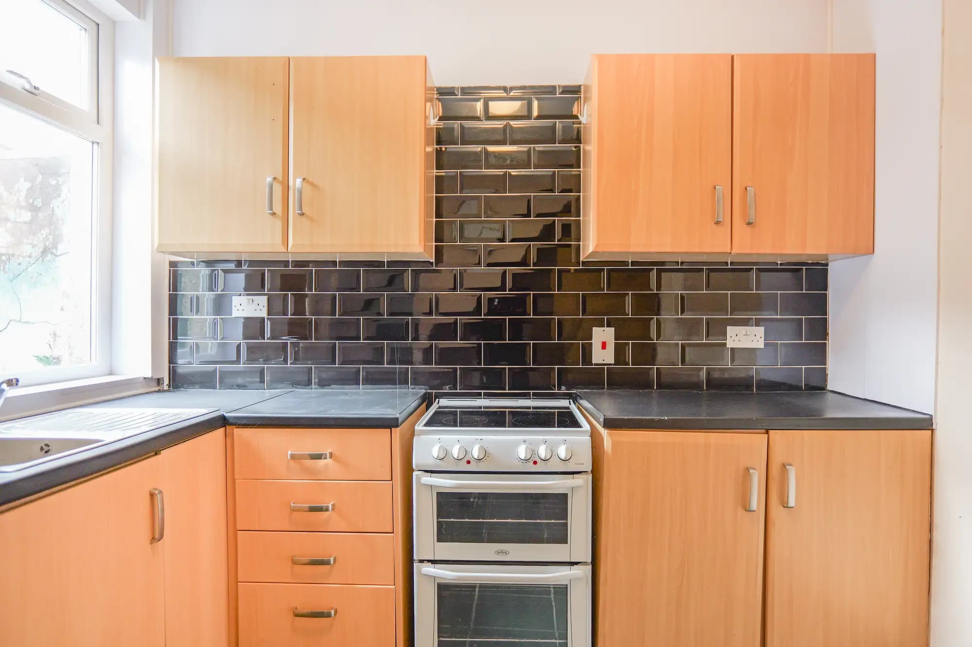 property photo 5 of 26