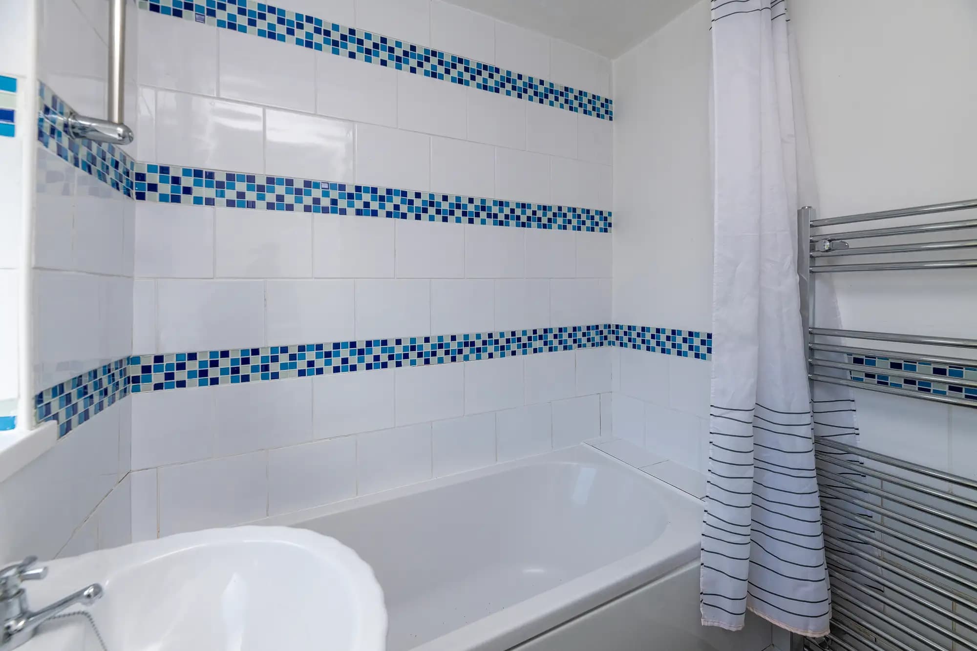 property photo 10 of 17