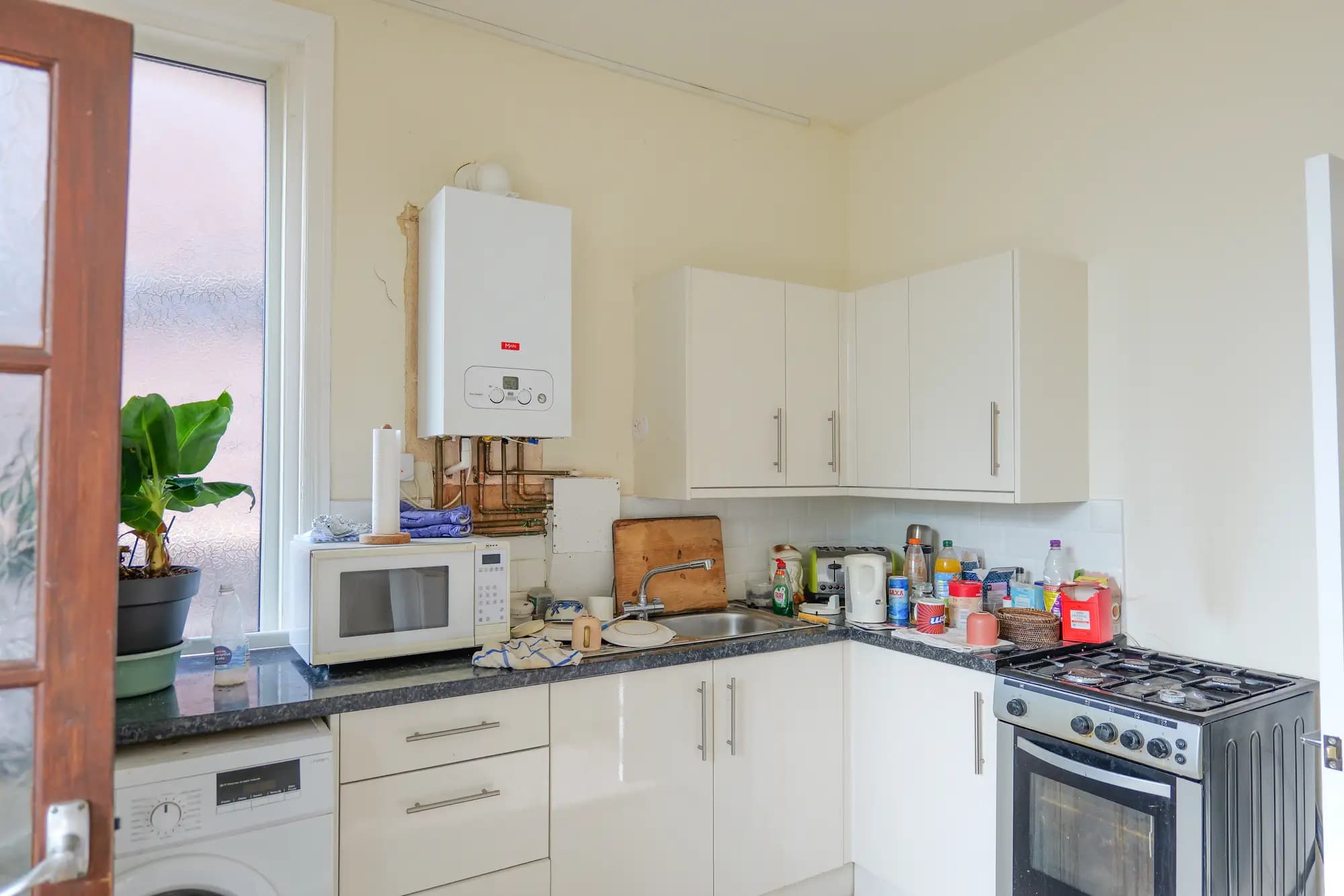 property photo 8 of 33