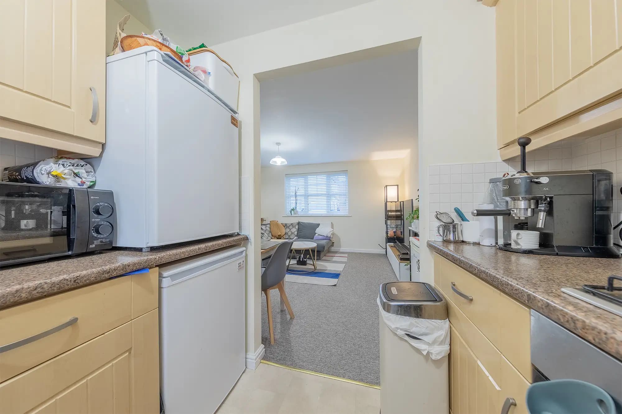 property photo 6 of 11