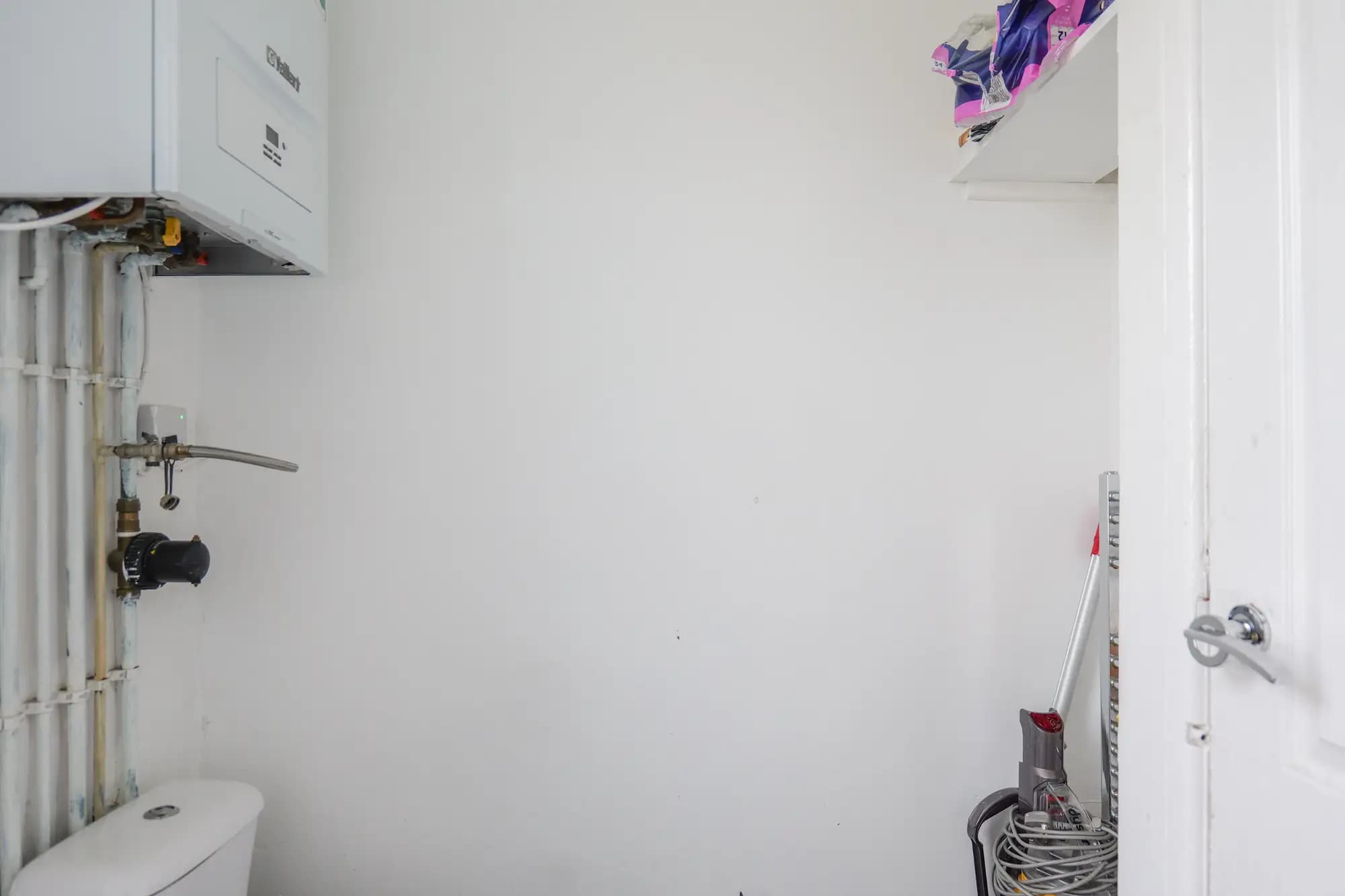 property photo 25 of 32