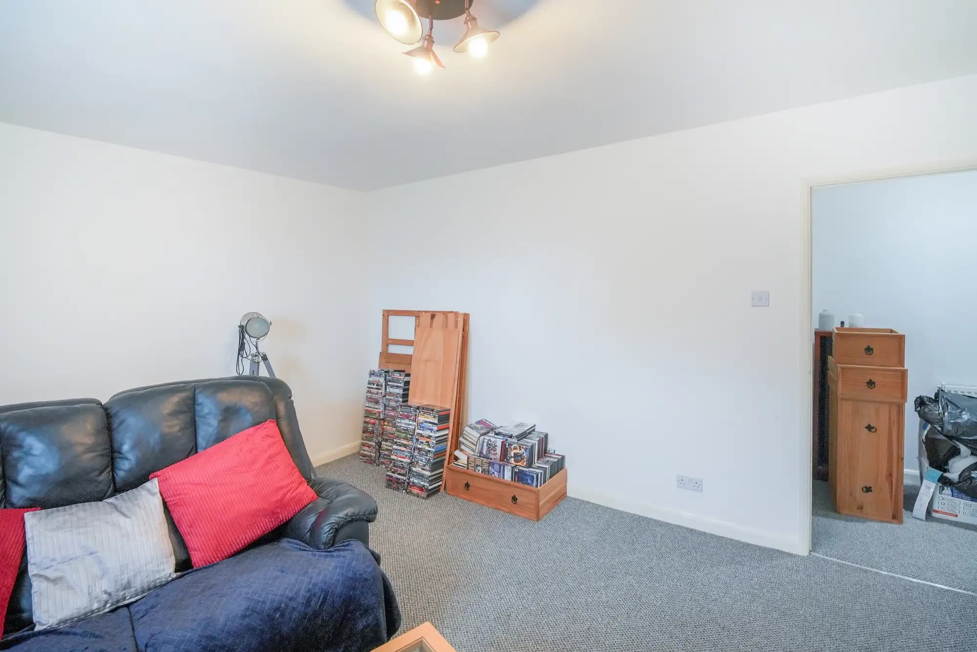 property photo 4 of 17