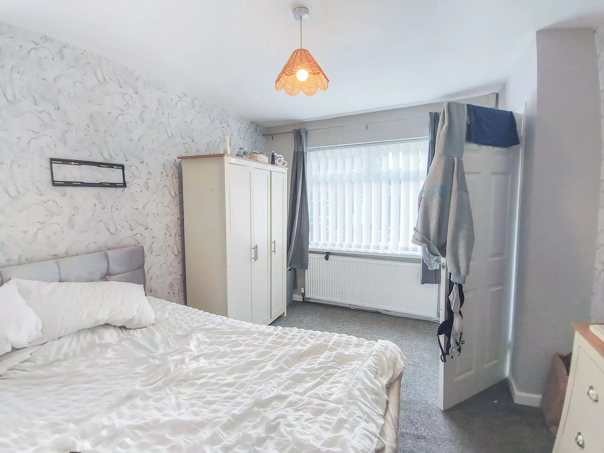 property photo 9 of 20