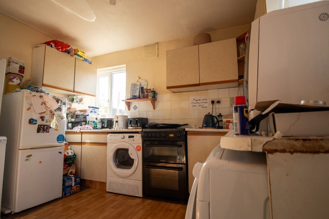 property photo 5 of 16