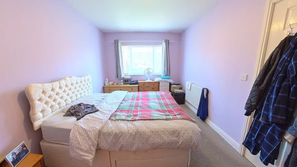 property photo 8 of 17