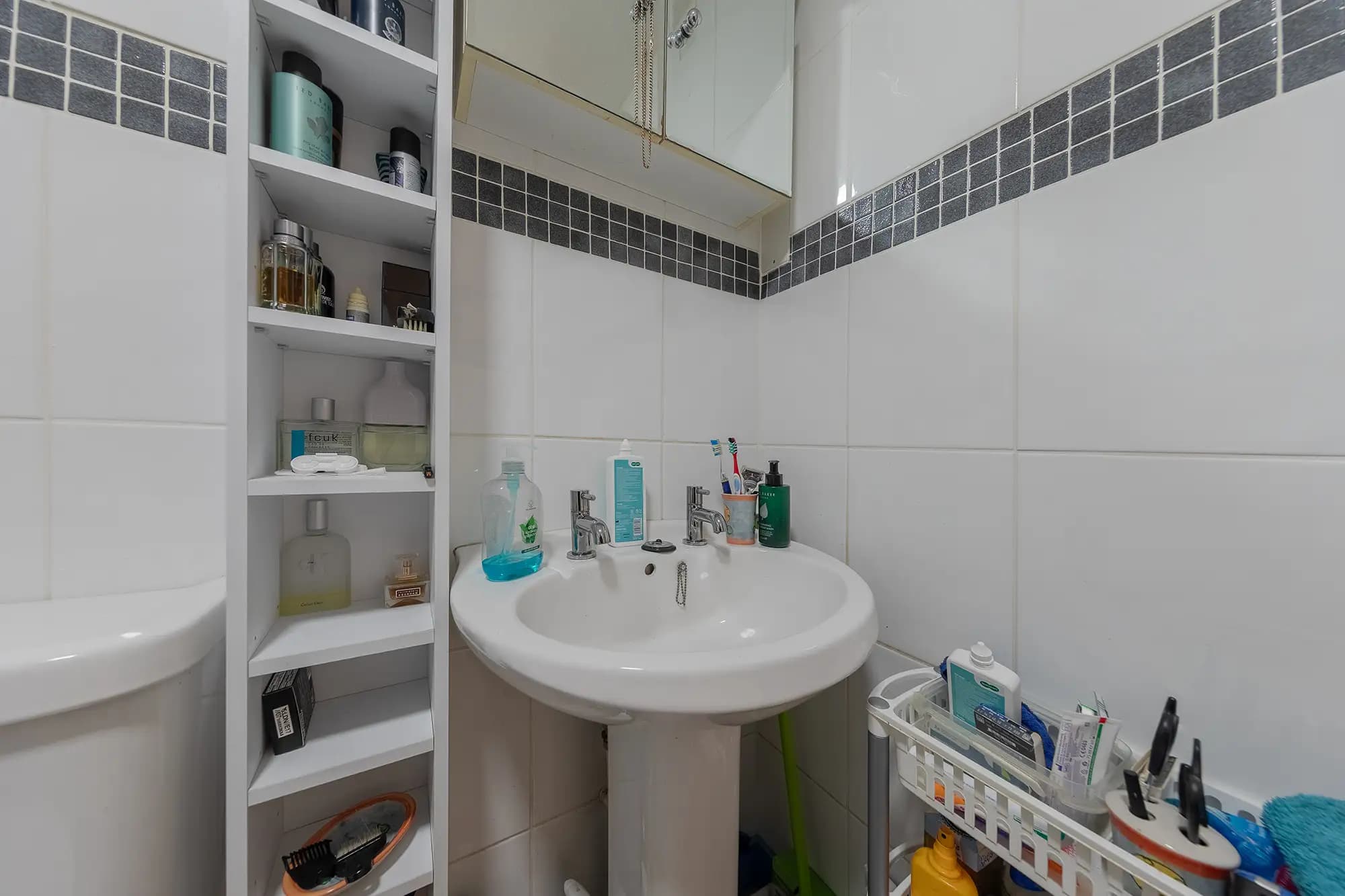 property photo 9 of 17