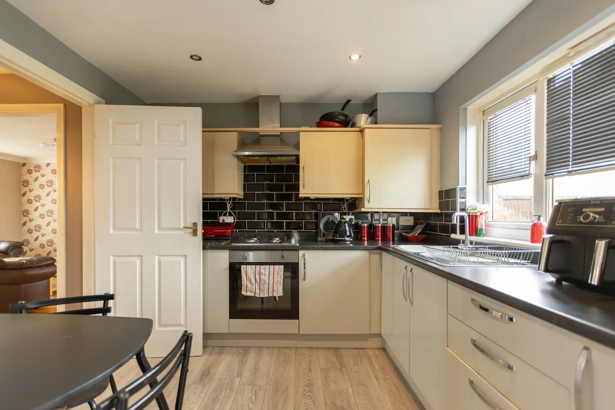 property photo 10 of 38