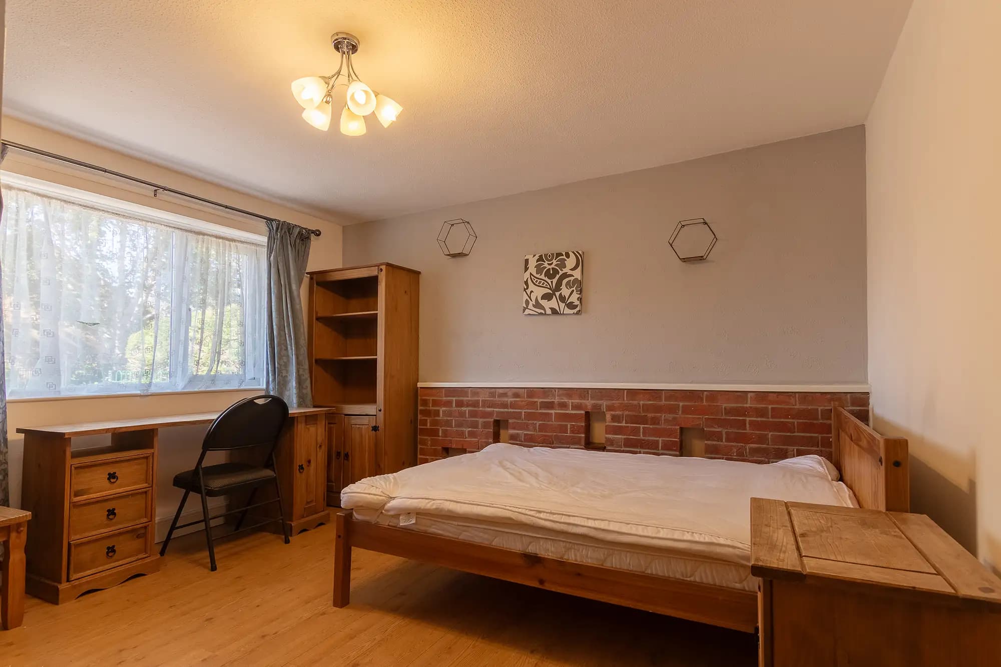 property photo 16 of 40