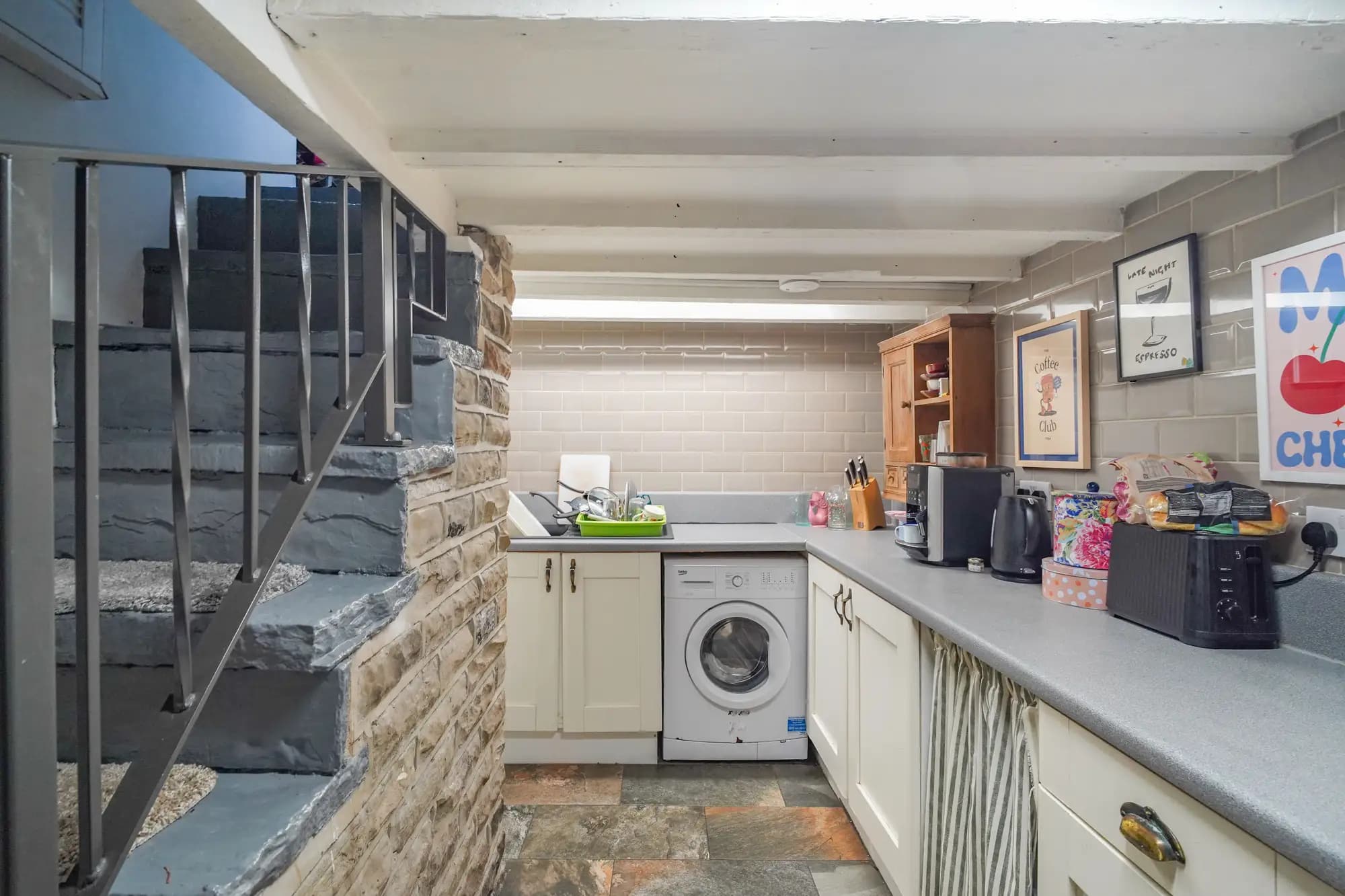 property photo 4 of 16