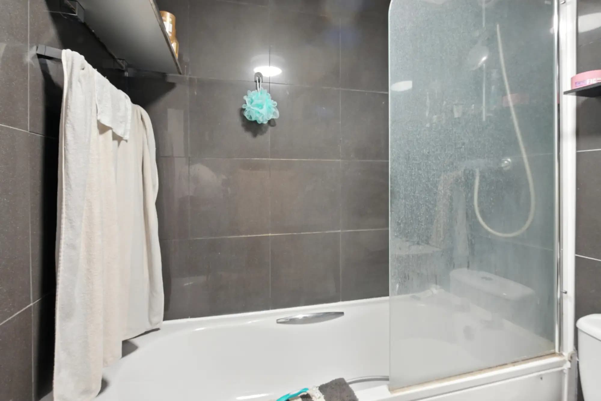property photo 8 of 15