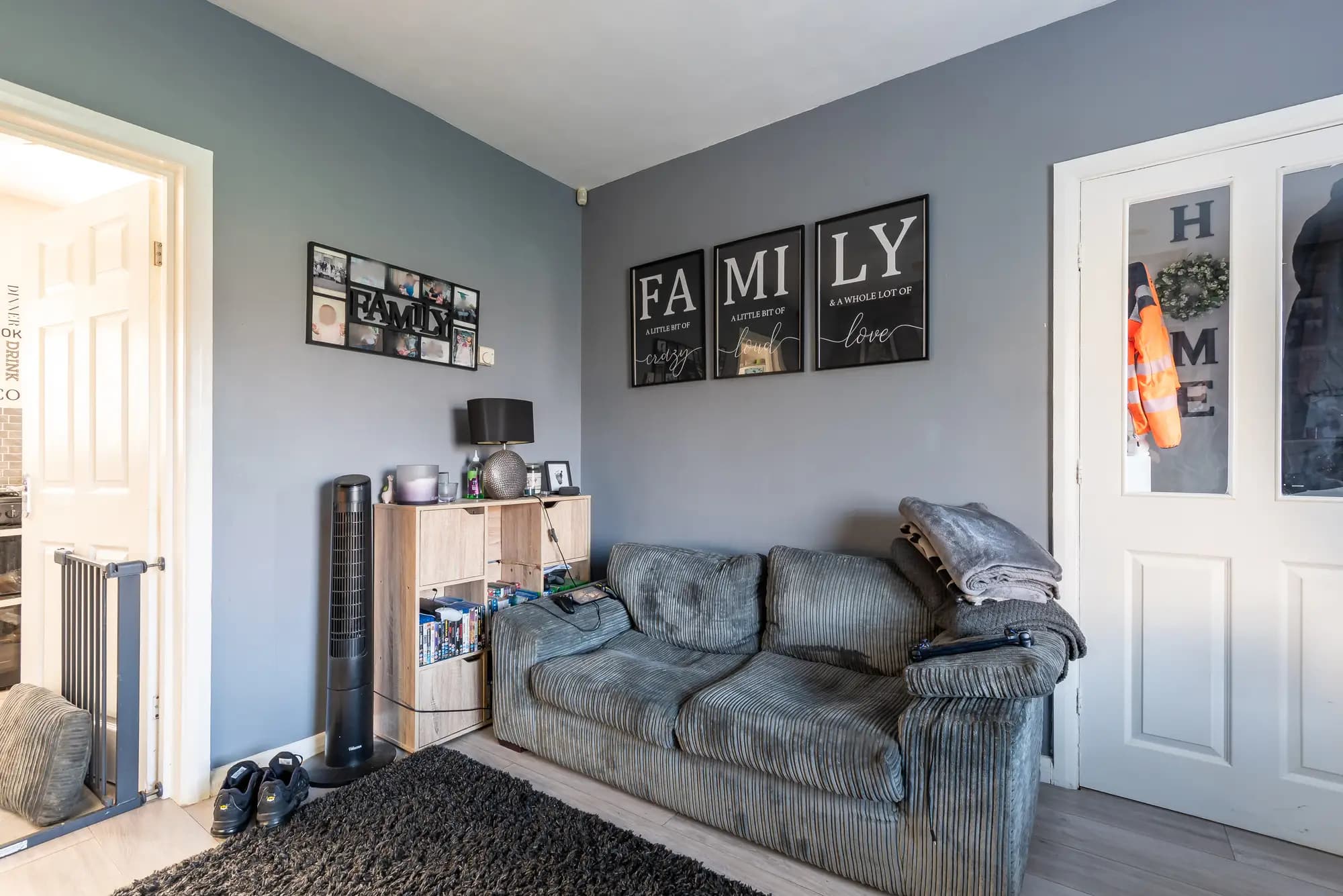 property photo 4 of 27