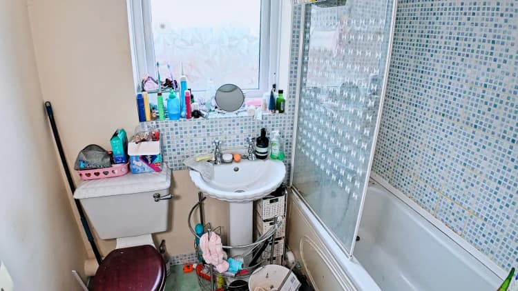 property photo 6 of 15