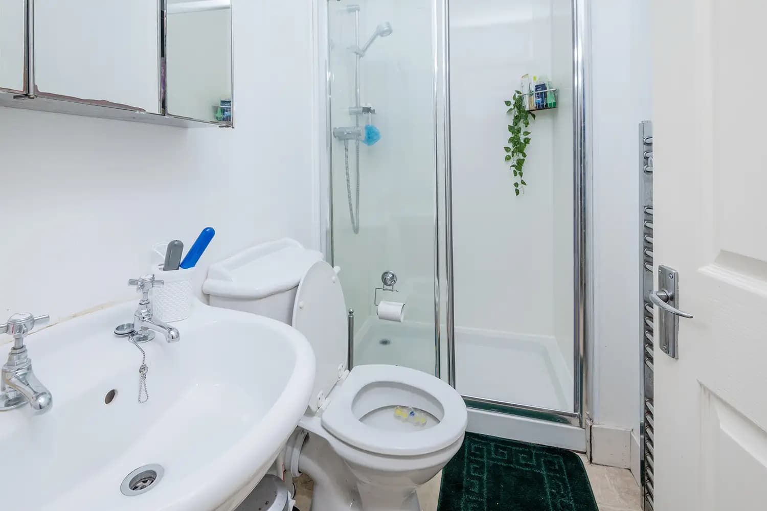 property photo 7 of 15